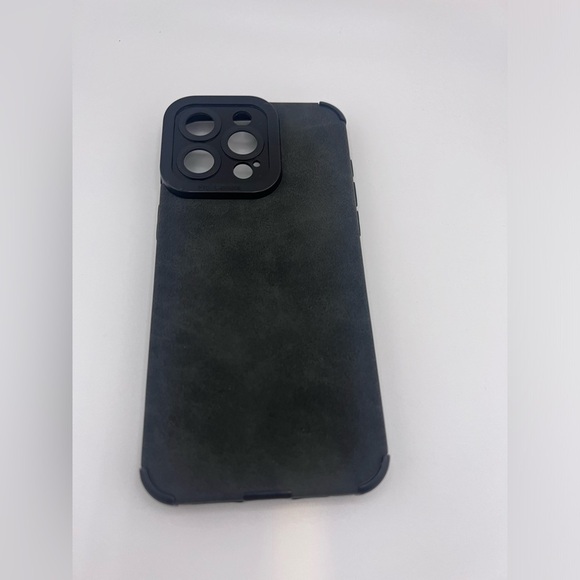 iPhone 16 Pro Max Case – Black | Sophisticated & Durable - Picture 5 of 6